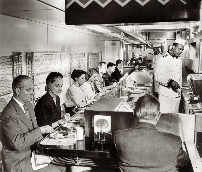 Pennsylvania Railroad Dining Car 1940's. View full size.

