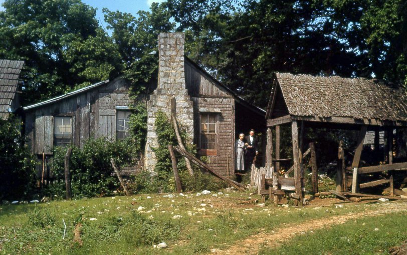 June 1942. Flanagan home at Garth in Alabama's historic Paint Rock Valley. Color transparency by Wendell Page. View full size.