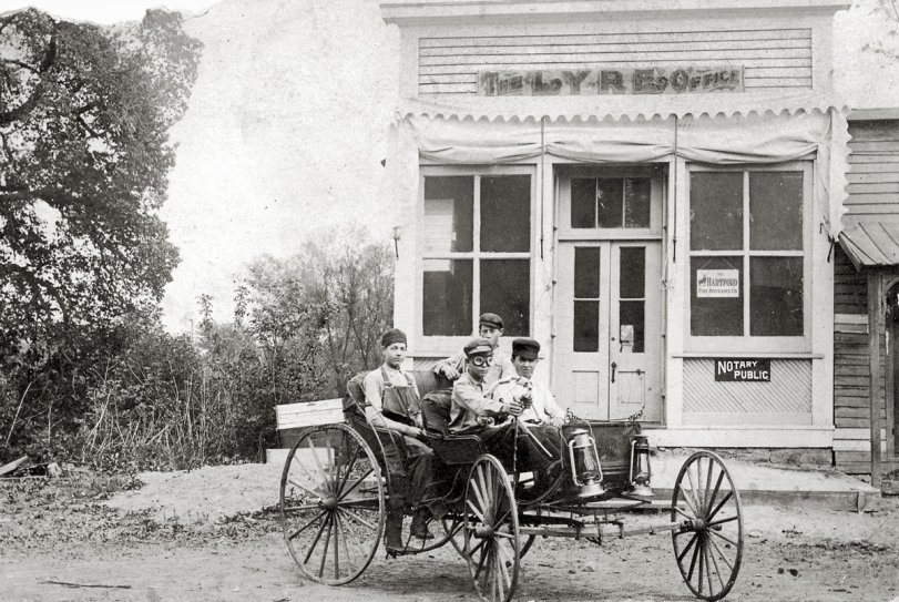 A hot rod in search of an engine. Louisville, Kansas, 1908. View full size.
