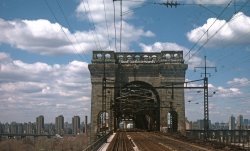 The Hell Gate bridge from the Amtrak train "Colonial." A real marvel, to me, even by today's standards. View full size.
(ShorpyBlog, Member Gallery)