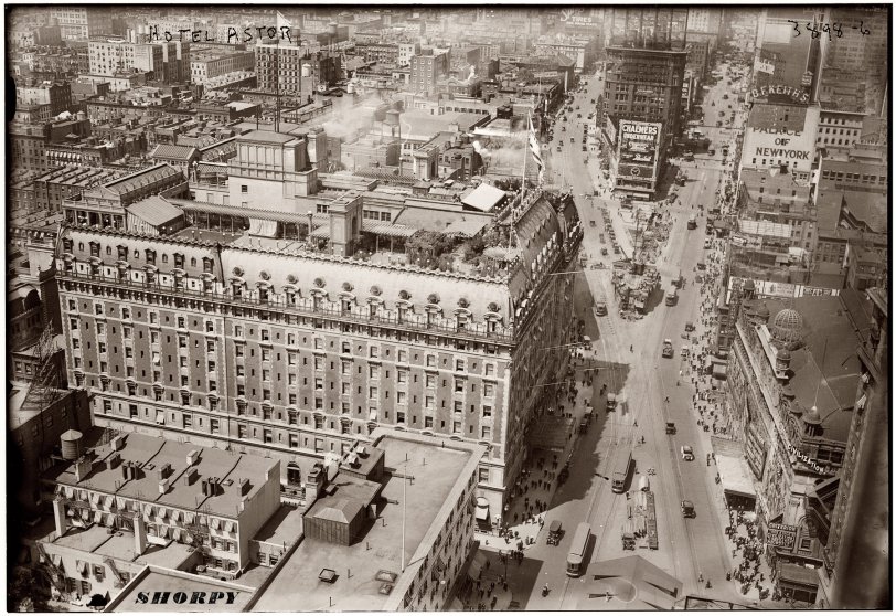 Hotel Astor: 1916