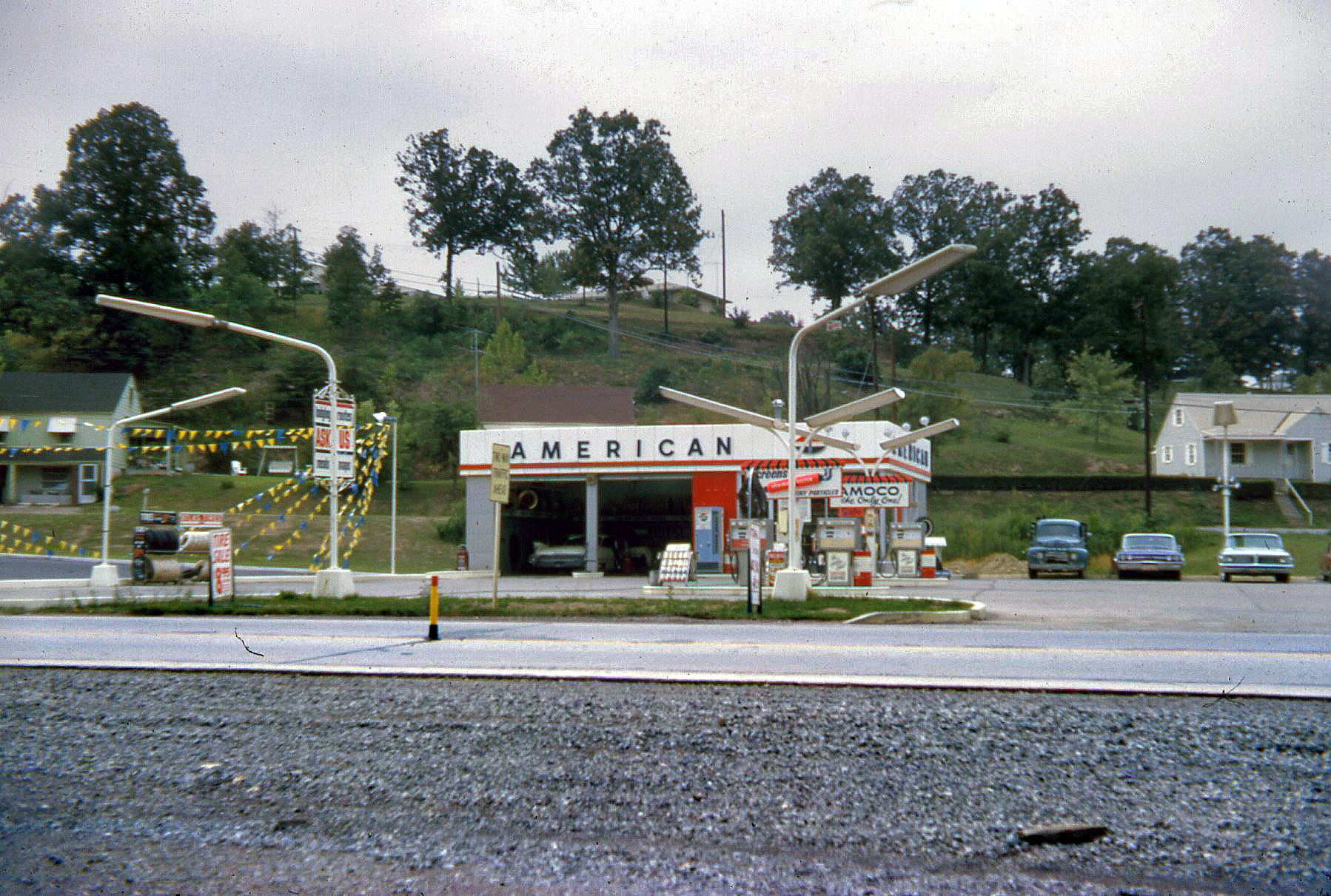 American service station. Don't know where, but it's 1965. View full size.