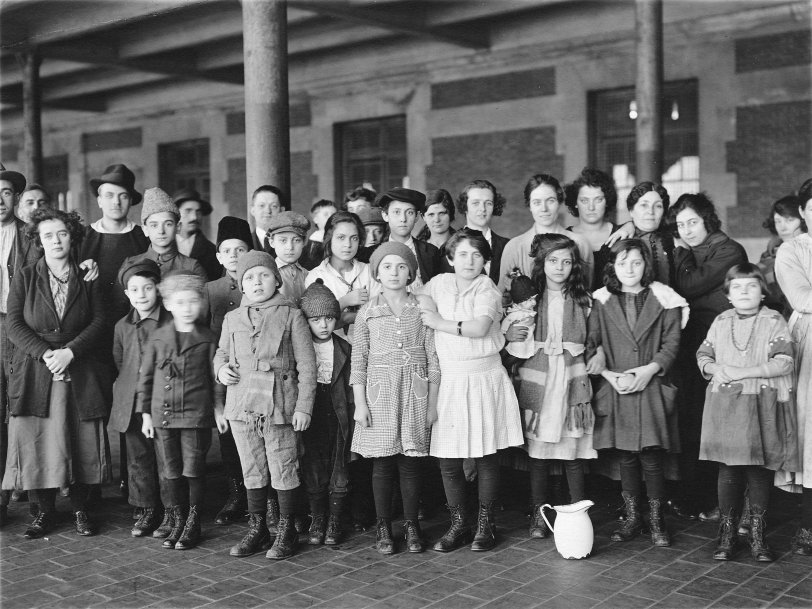 Immigrant Children, Ellis Island, 1908, New York. View full size.