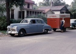 My parents' worldly goods, ready to move from Freeport, Illinois, to South Bend, Indiana. View full size.
A moving experienceI seem to sense a trend developing in the user-contributed photo department.
(ShorpyBlog, Member Gallery, Cars, Trucks, Buses)