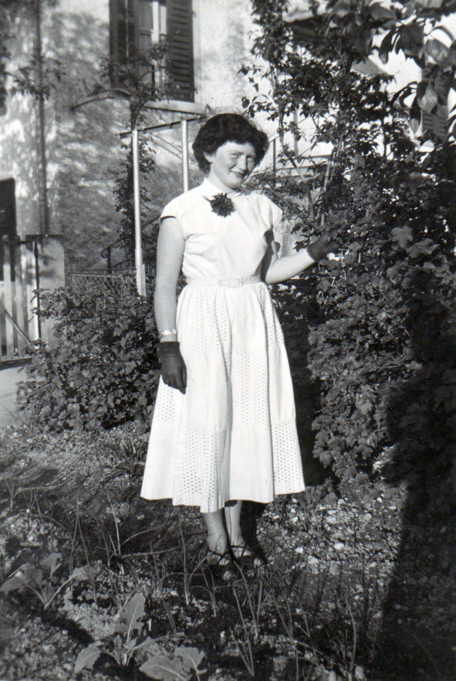 My Mom (1954) near Zurich - Switzerland. View full size.