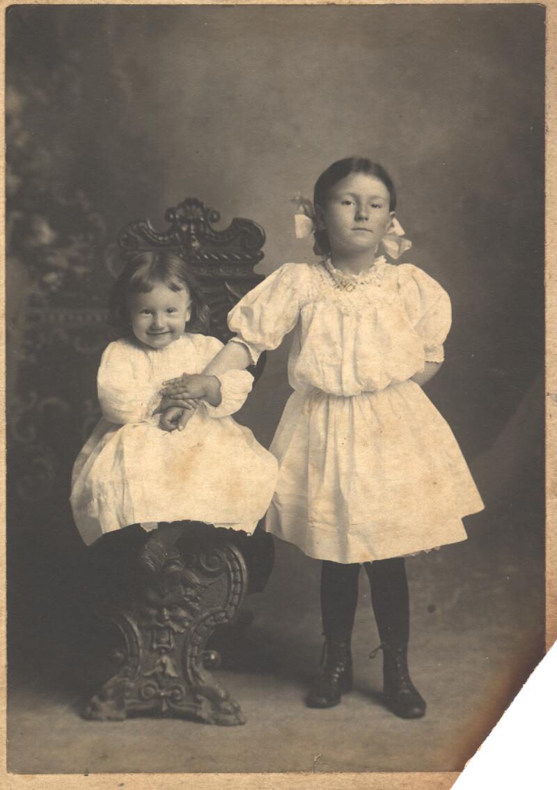 Circa 1906 - Mom Taylor (Thomason) on left in Smith County, TN. Passed away at age 105 in 2011. View full size.