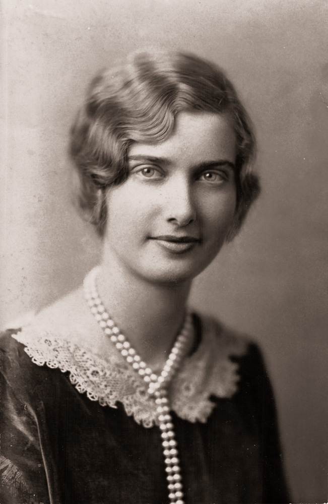 My grandmother Hildur "Jerry" Richardson (1909-1997), New York, ca. 1927. A California-bred Stanford graduate, she moved to New York and worked as a secretary for a few years until meeting my grandfather in late 1930. View full size.