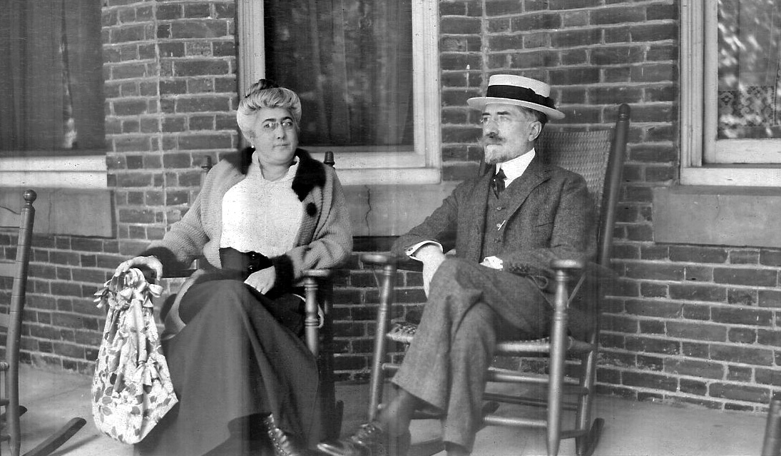 Another negative I scanned that actually came out well. No reference as to who they are. Judging from clothing, 1910's to early 20's. View full size.