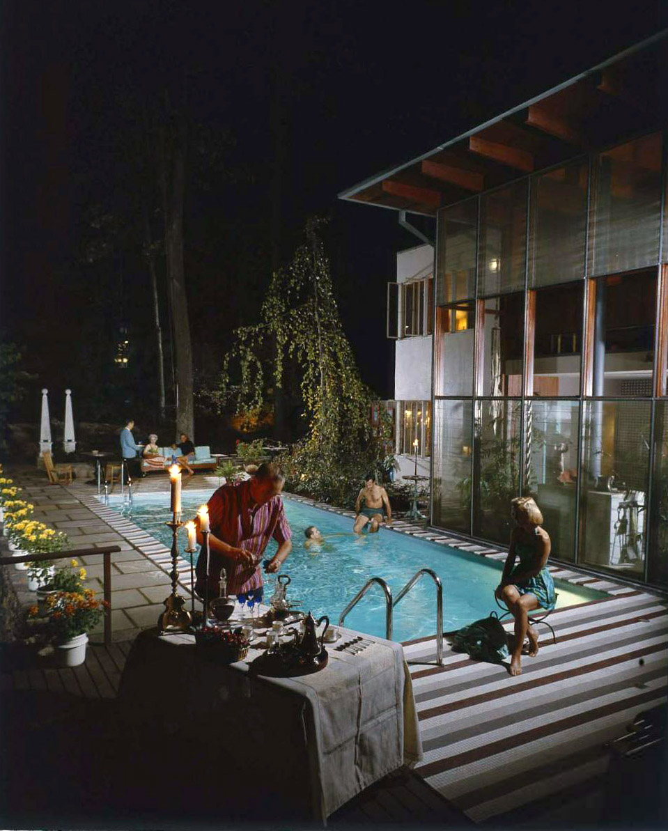 Another of the many swimming pools photographed by Frank Scherschel circa 1960. Throw in a tiki or two and we have  all the makings of a Josh Agle painting. Anscochrome transparency, Life magazine photo archive. View full size.