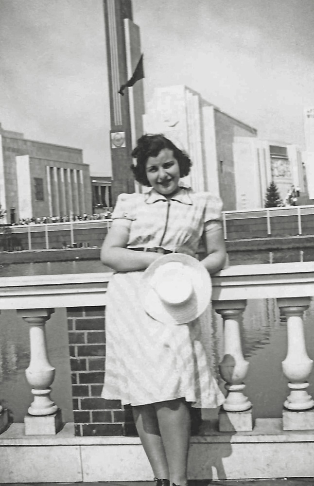 While visiting my mother this summer I discovered, to my surprise, an envelope of itty bitty photos that had been her older sister Harriet’s. Among those were eight photos she took of the 1939 New York World's Fair. Here Harriet, who was born in January 1924, would have been fifteen years old.
