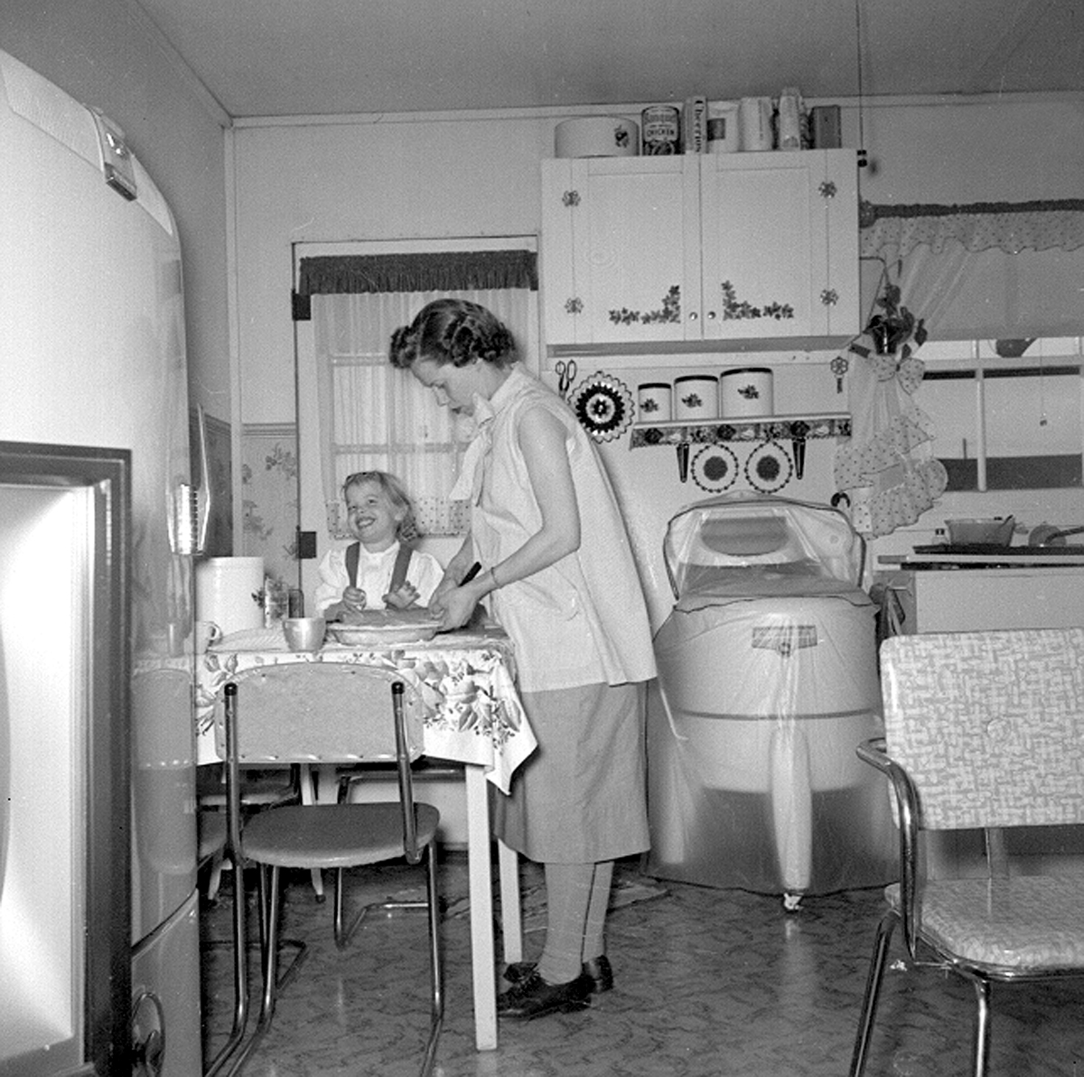 Life in the Willow Village, Ypsilanti, Michigan, 1955. View full size.