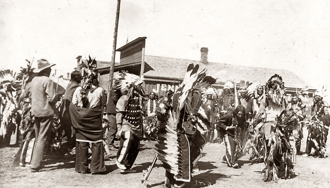 My father (Harry E. Nigh, 1880-1972) attended this Sioux Pow Wow in July 1901 in Valentine, Nebraska.

Veritas Max Nigh