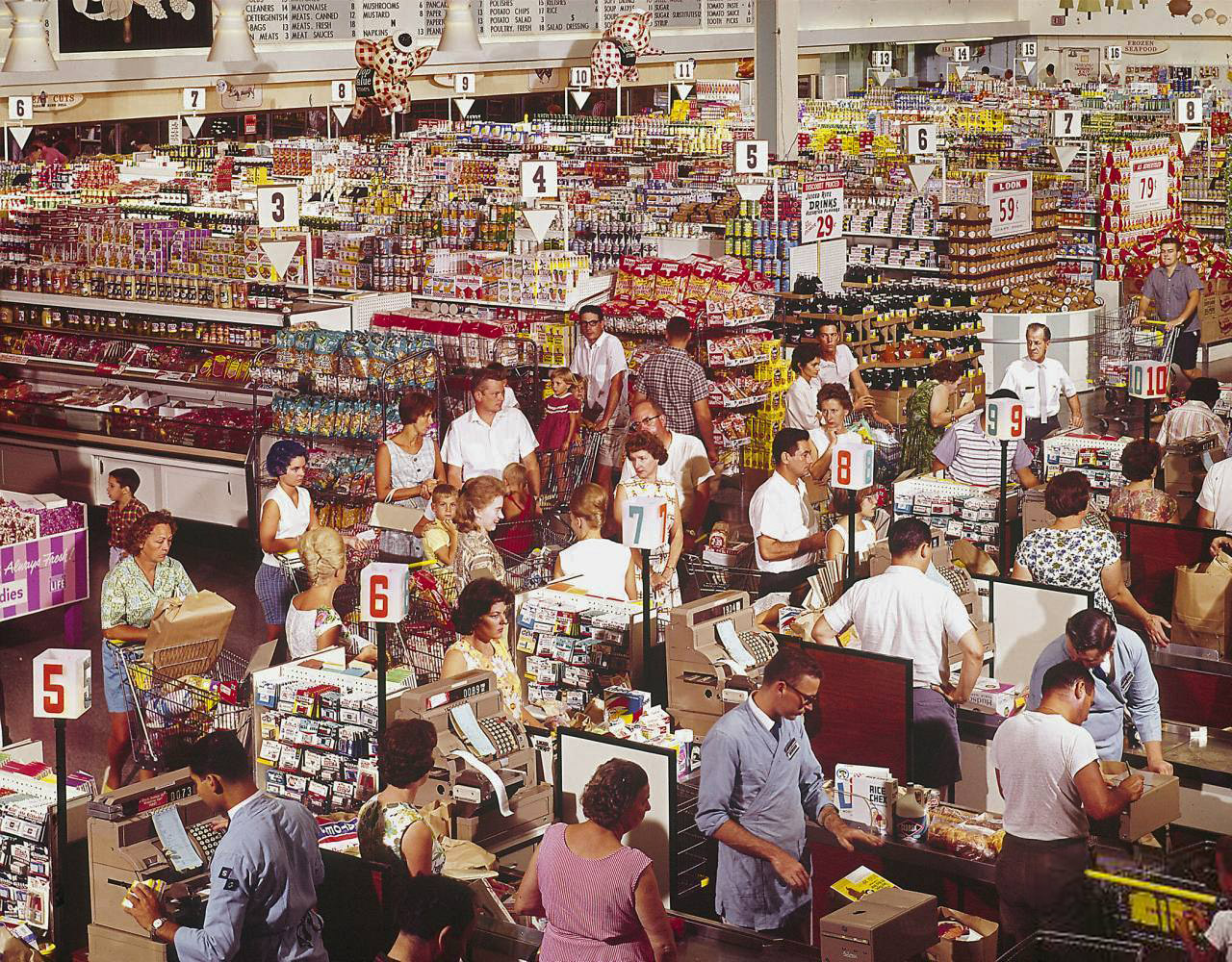 1964. The Super Giant supermarket in Rockville, Maryland. Color transparency by John Dominis, Life magazine photo archive. View full size.