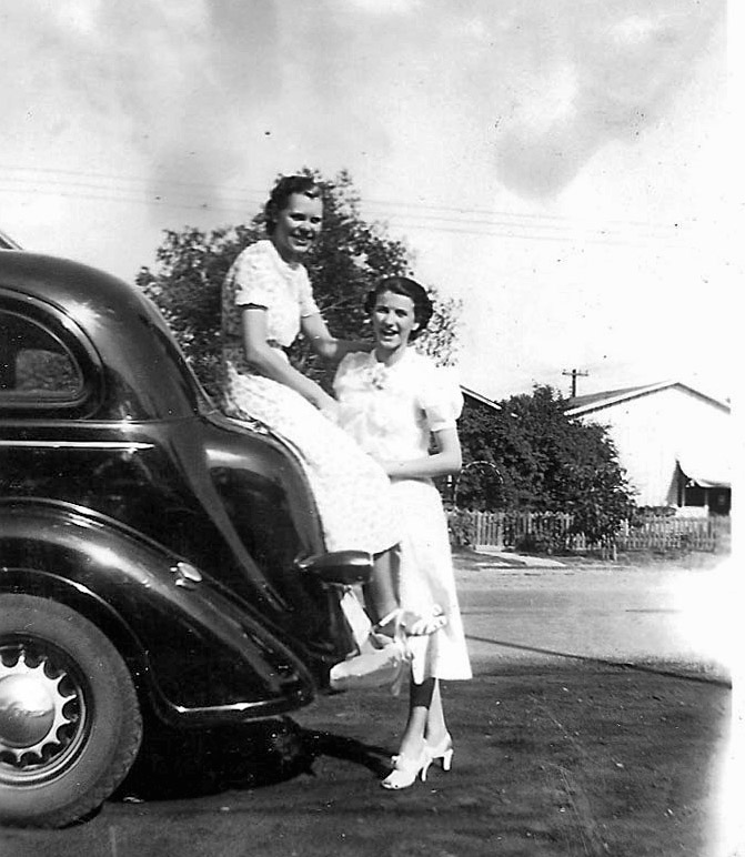 Smackover, Arkansas, in the 1930's. Velma Reynolds, probably a cousin of Ruth Williams, and Suzanne Byrd. View full size.