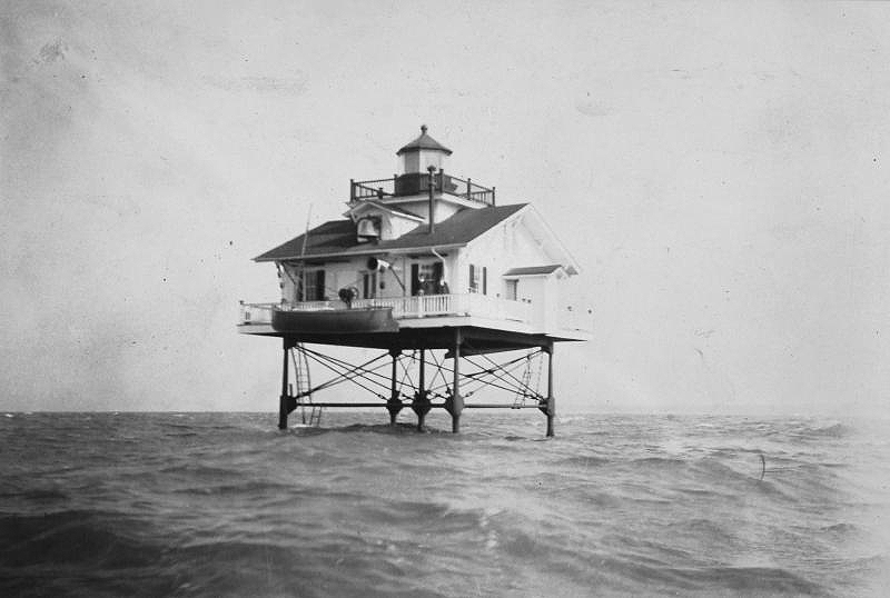 Location: Unknown. Date: Unknown. This home appears to be a true light house. One can imagine it didn't last many storms. View full size.