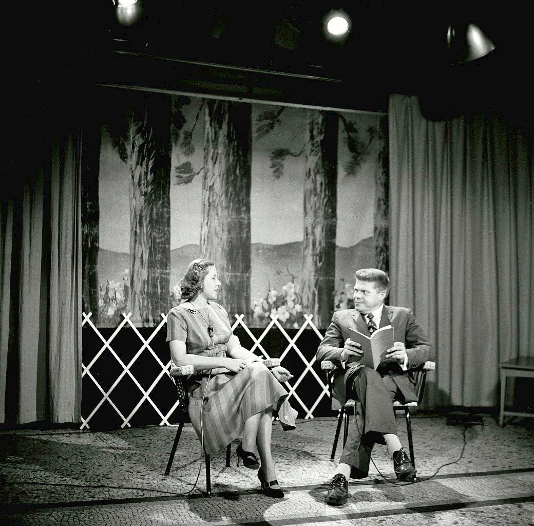 This is from a series of pictures taken on the set of WCSH, Portland, Maine. I think it may have been some kind of amateur hour-type show. From my negatives collection. View full size.