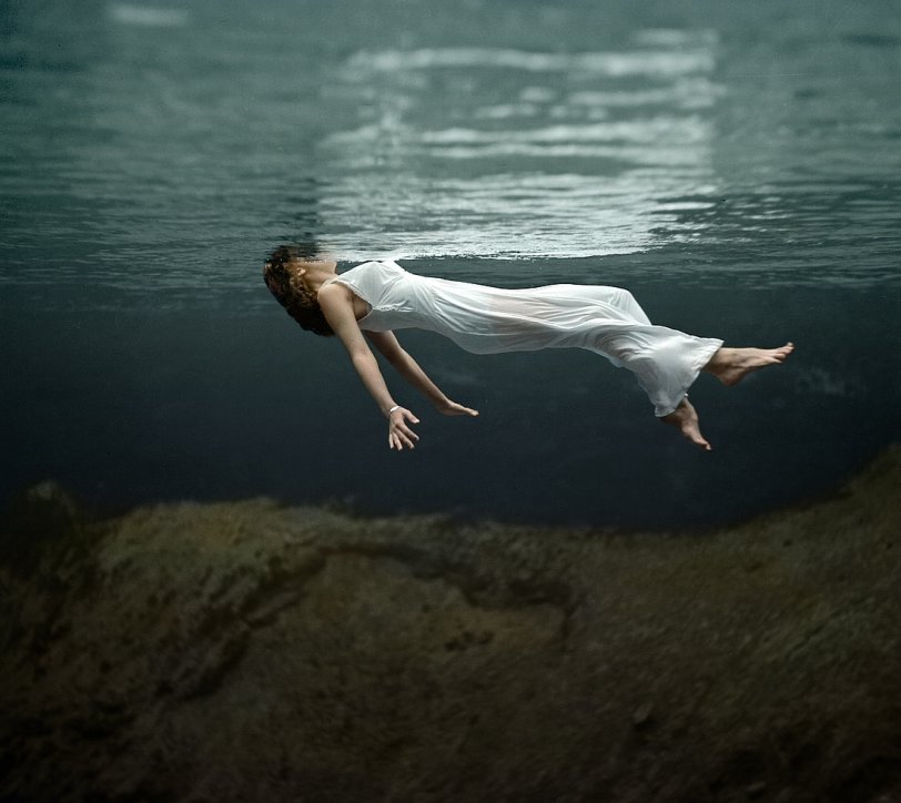Published here on Shorpy. Photographed by Toni Frissell for Harper's Bazaar; colorized by Michael Catanachapodaca, 2012. View full size.

