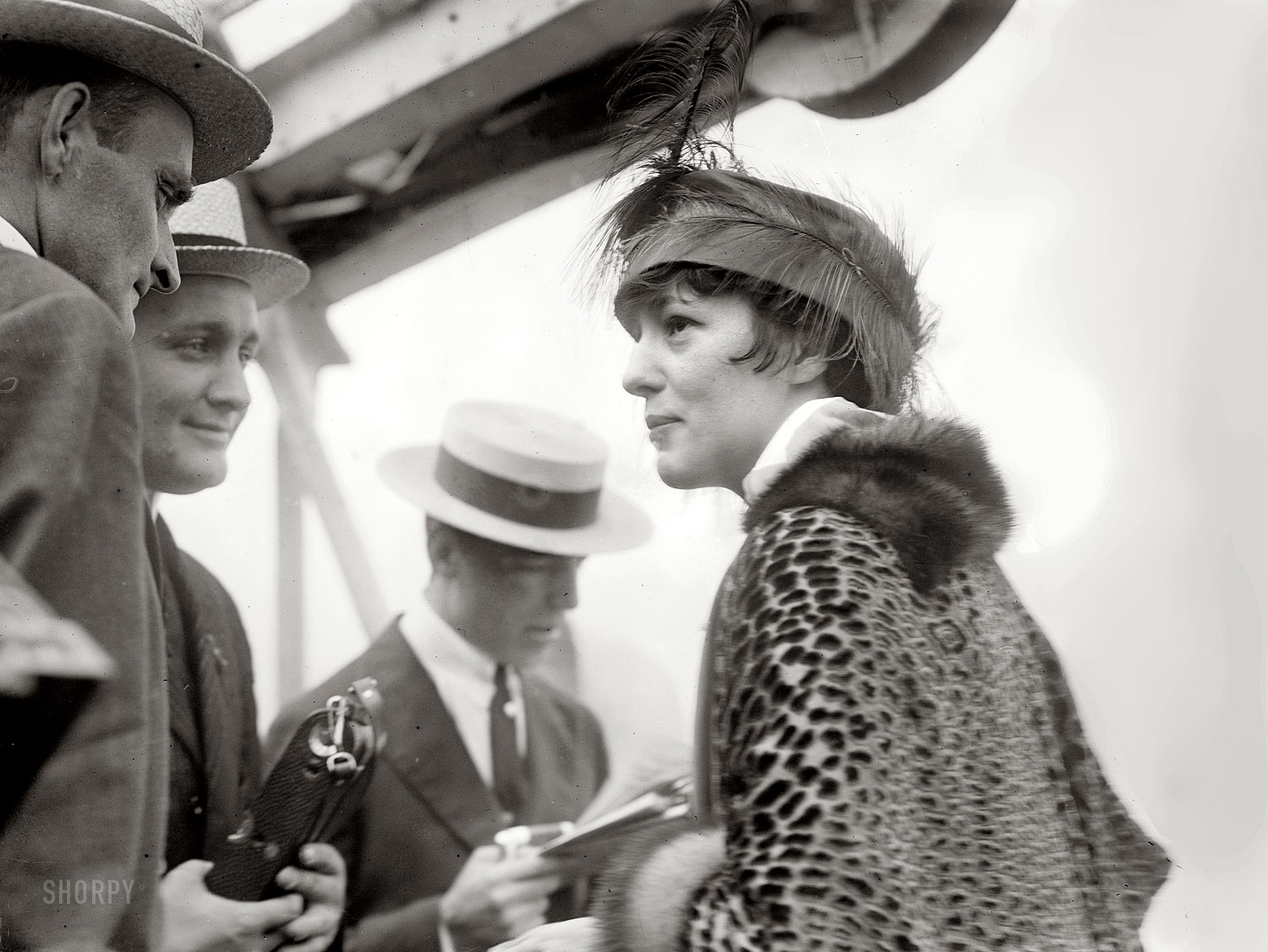 A tip of the Shorpy hat to the first person who can put a name to this well-known face from 1914. (And now for the caption: "August 5, 1914. New York. Evelyn Thaw arriving from Southampton on White Star liner Olympic." The former teen beauty Evelyn Nesbit, shown here at age 29, achieved notoriety in 1906 when her lover Stanford White, the noted architect, was killed by her husband, Harry Thaw.) Glass negative, George Grantham Bain Collection. View full size.